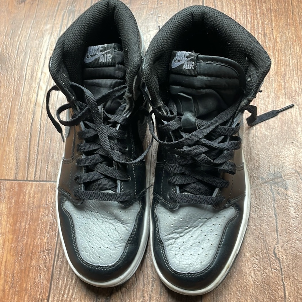 JORDAN AIR JORDAN 1 MID. Used size 7